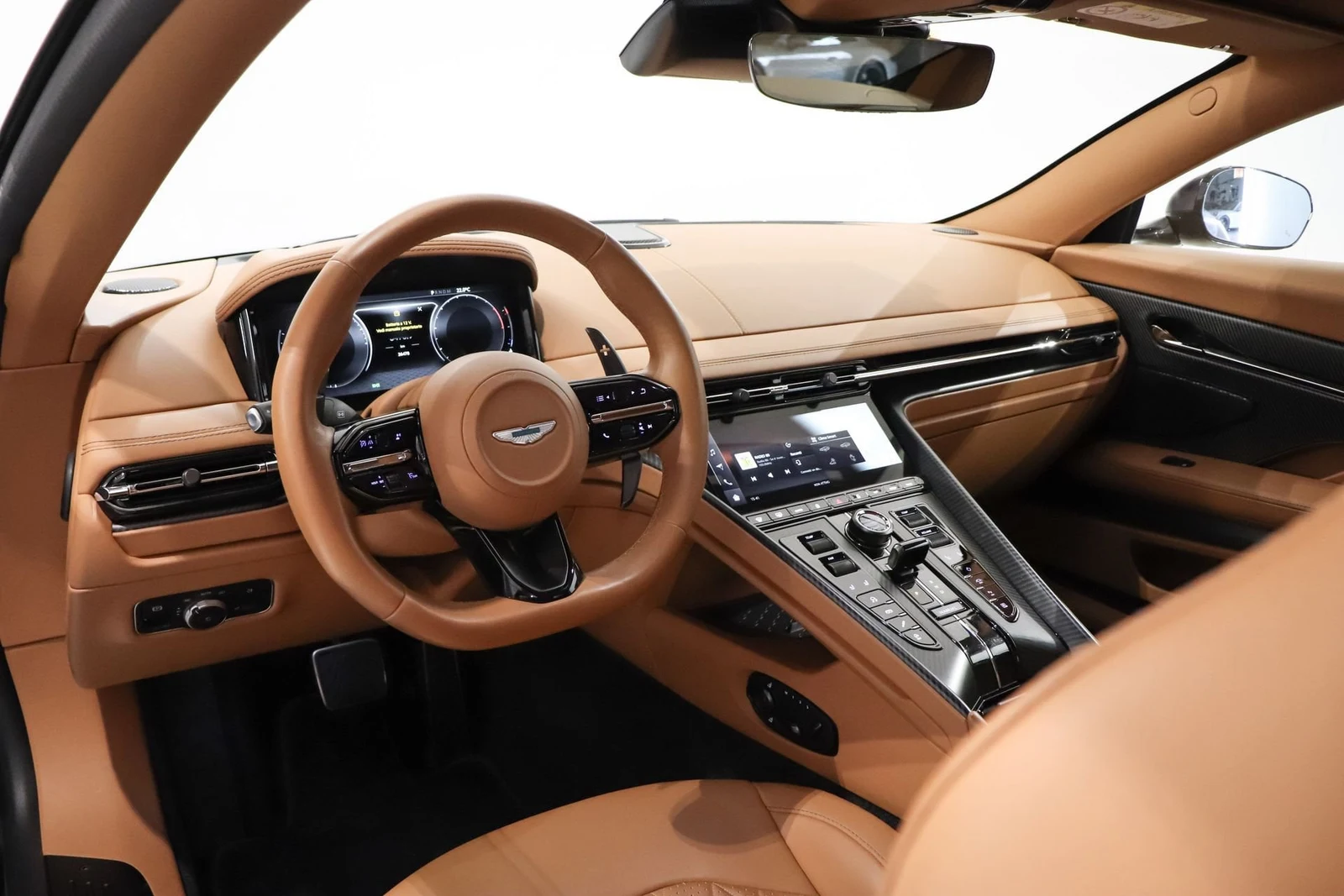 Aston Martin DB12, 10/10