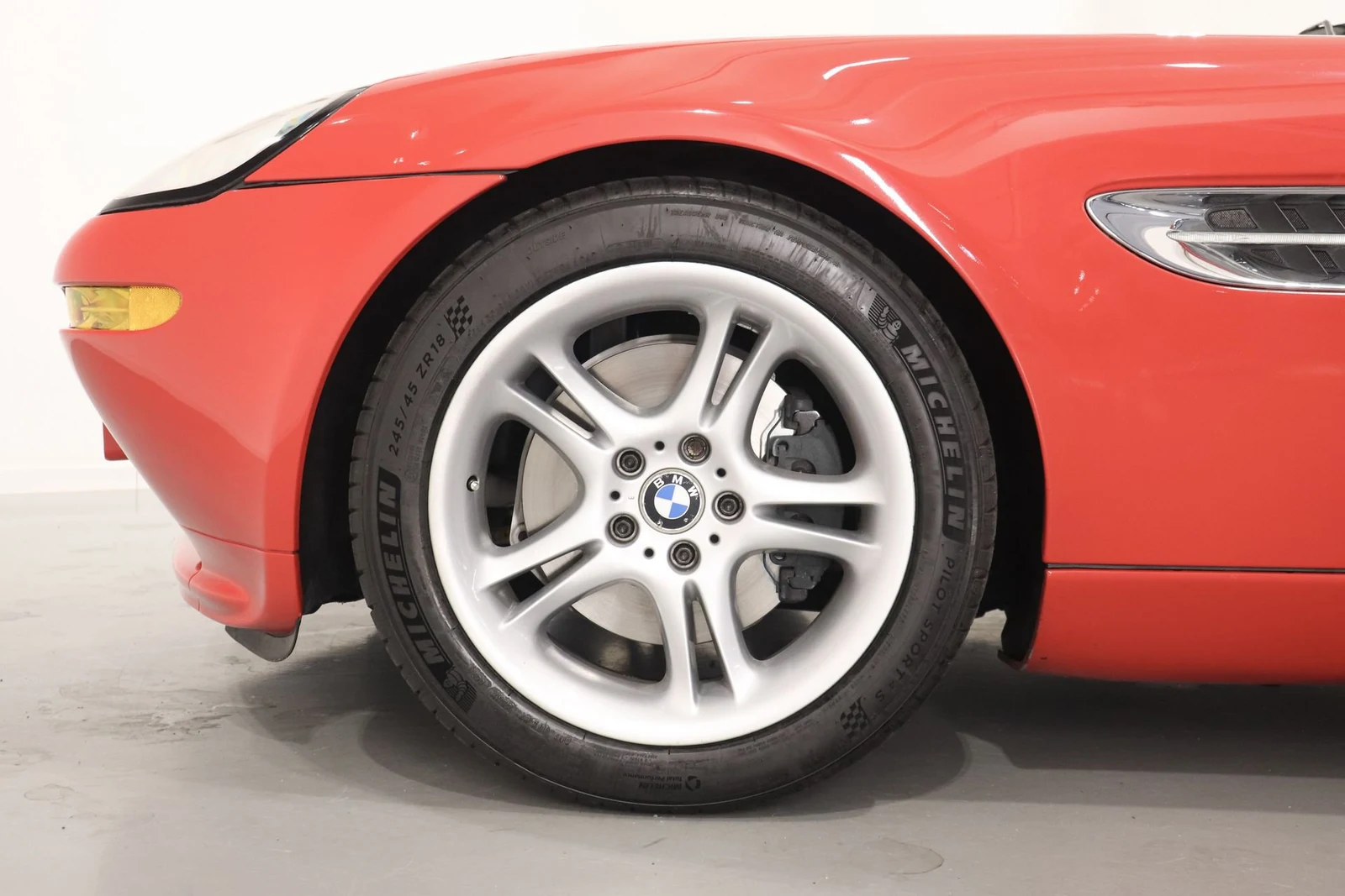 BMW Z8, 7/10