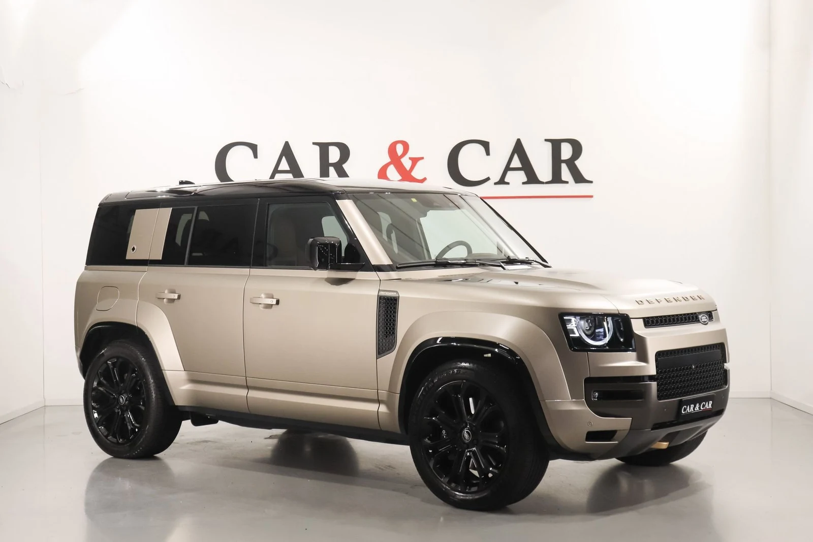 Seller photograph: Land Rover Defender OCTA 110