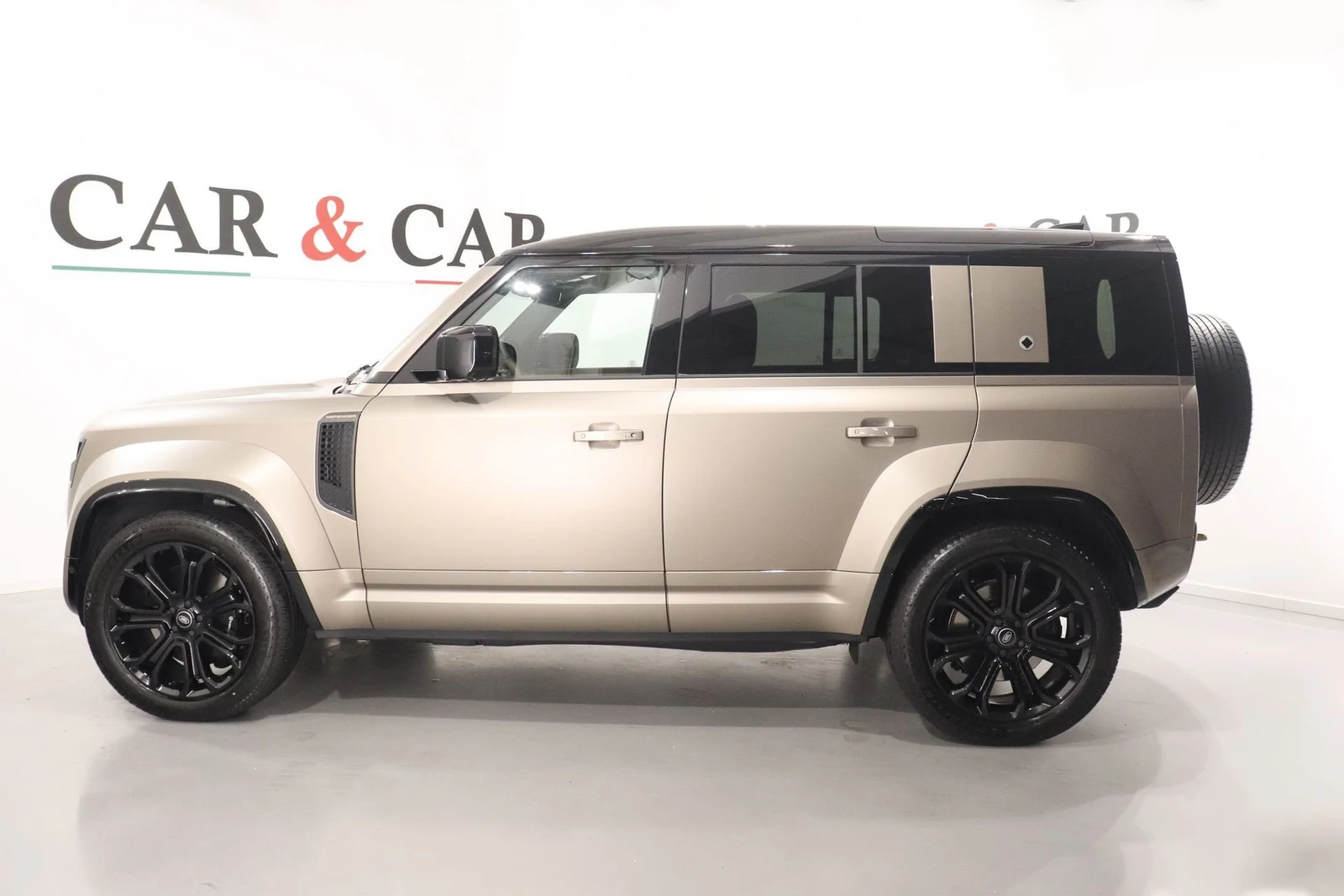 Land Rover Defender OCTA 110, 6/10