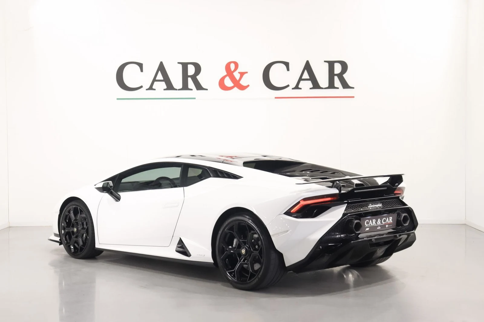 Lamborghini Huracán Tecnica, 2/10