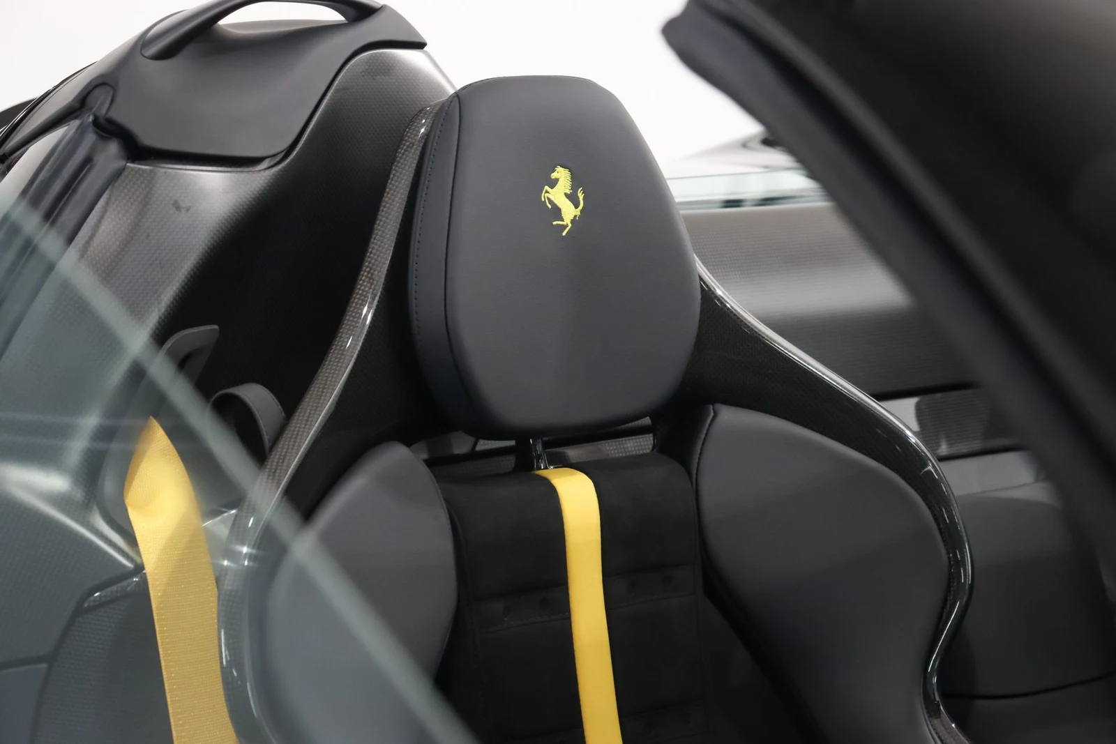 Ferrari SF90 Spider, 8/10