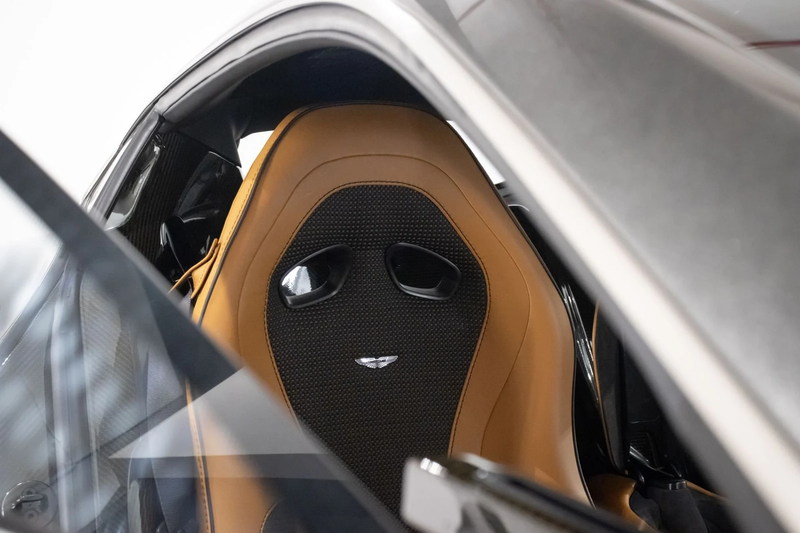 Aston Martin One-77, 8/10