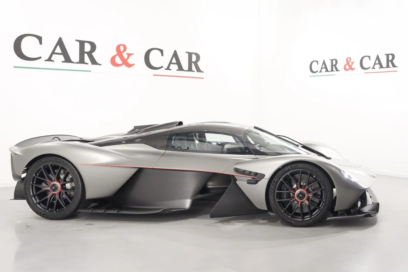 Aston Martin Valkyrie, 6/10