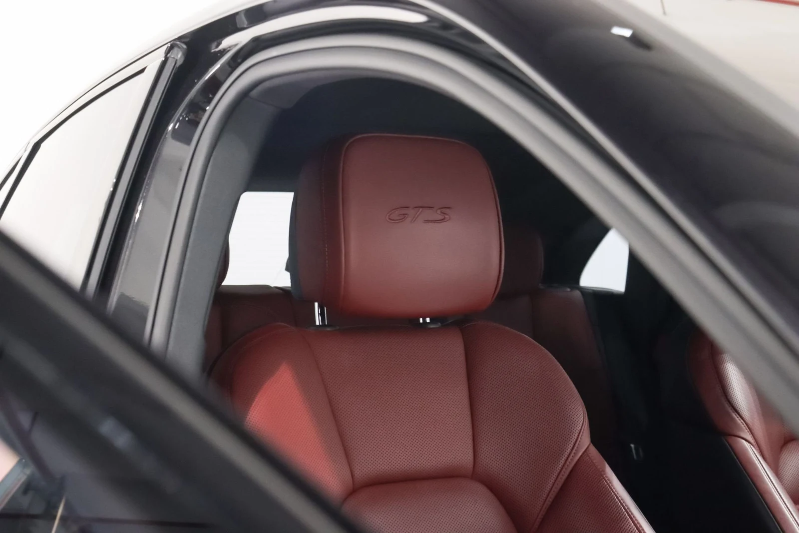 Porsche Macan GTS, 8/10