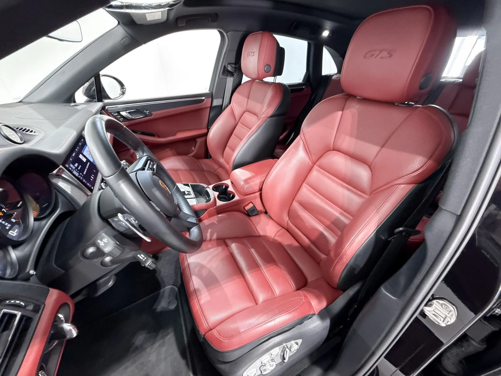 Porsche Macan GTS, 9/10