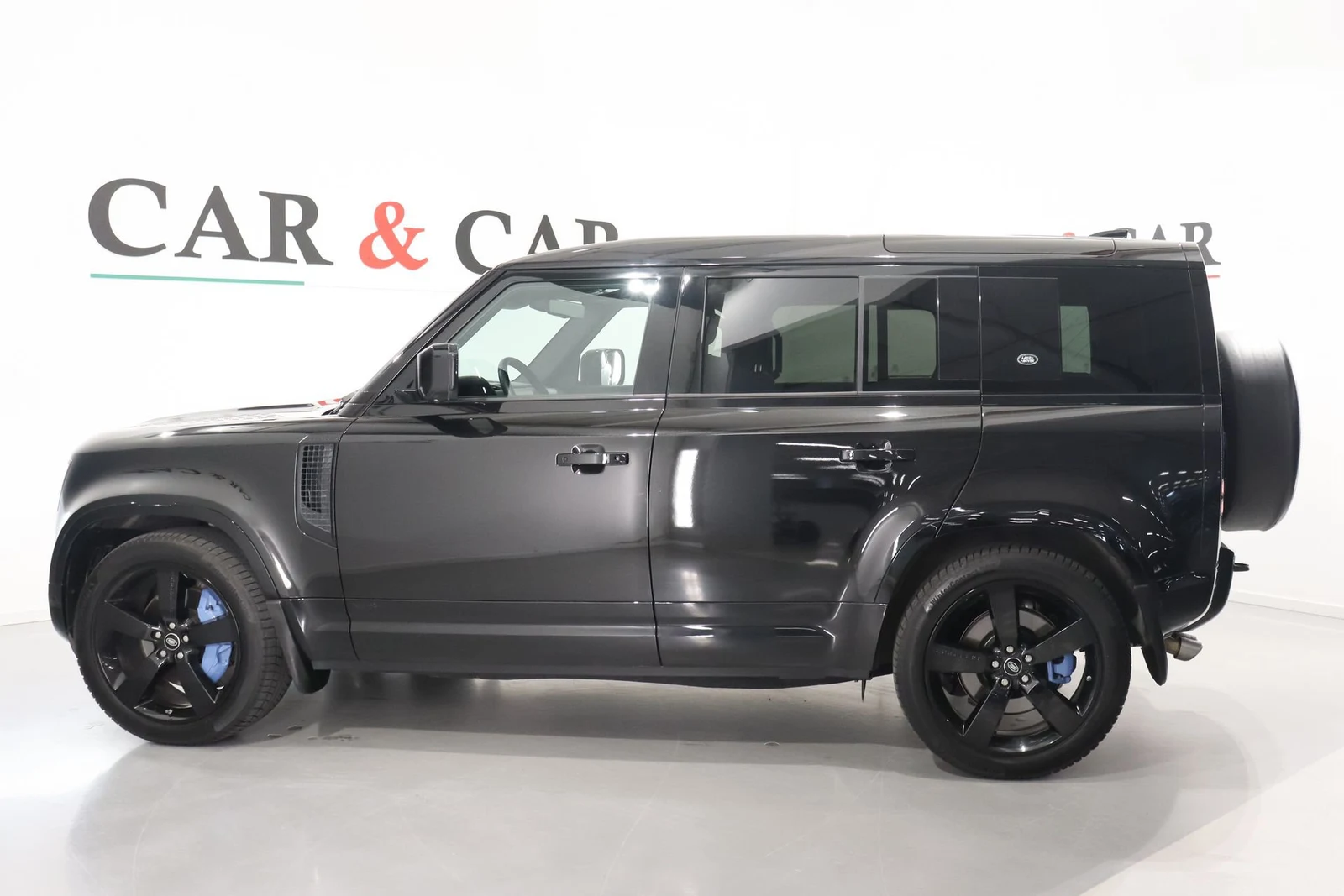 Land Rover Defender 110 V8, 6/10