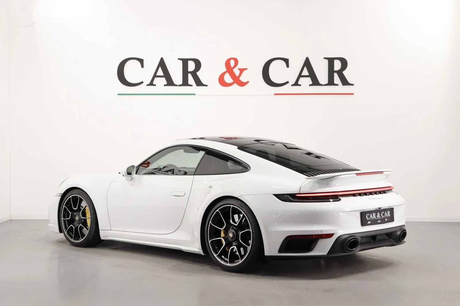 Porsche 911 Turbo S (992.1), 2/10
