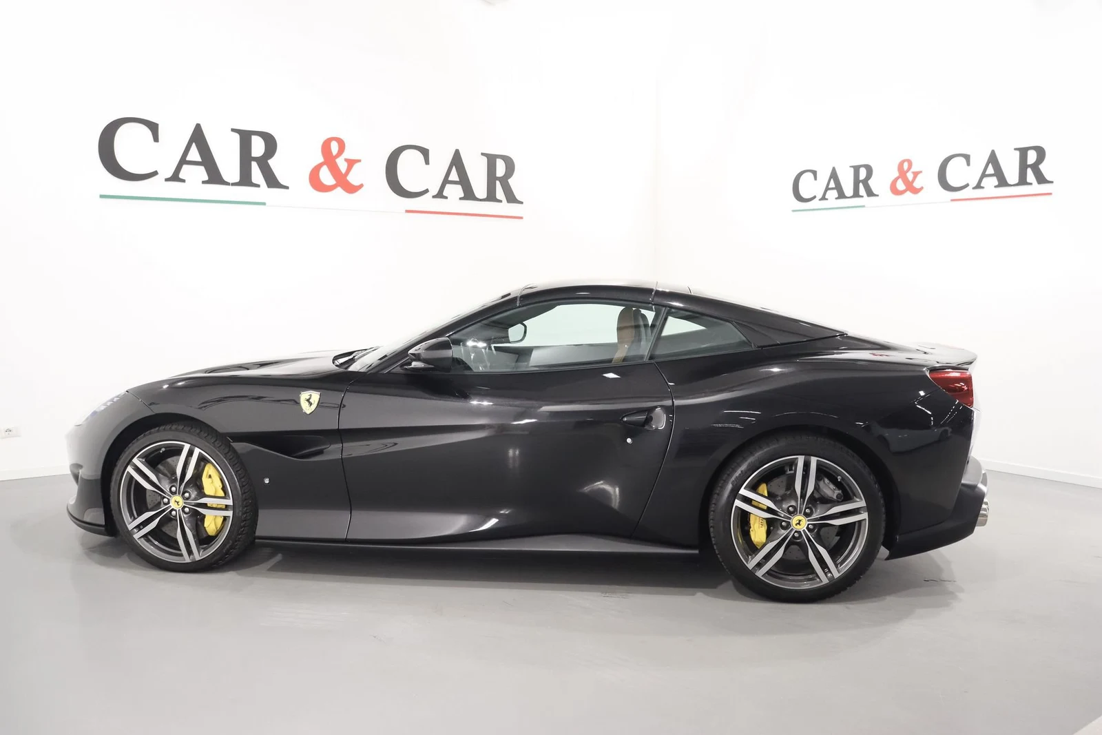Ferrari Portofino, 6/10