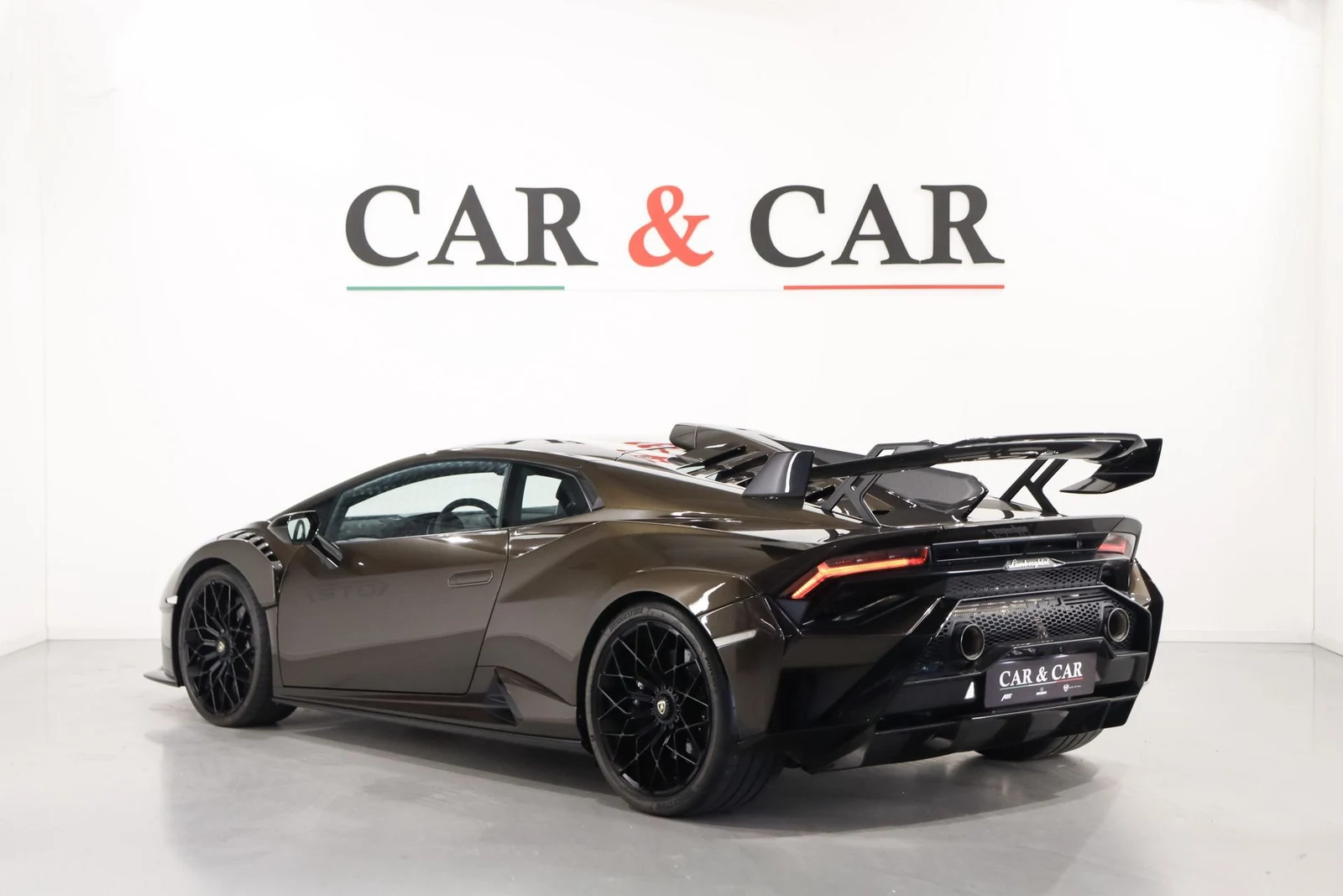 Lamborghini Huracán STO, 2/10