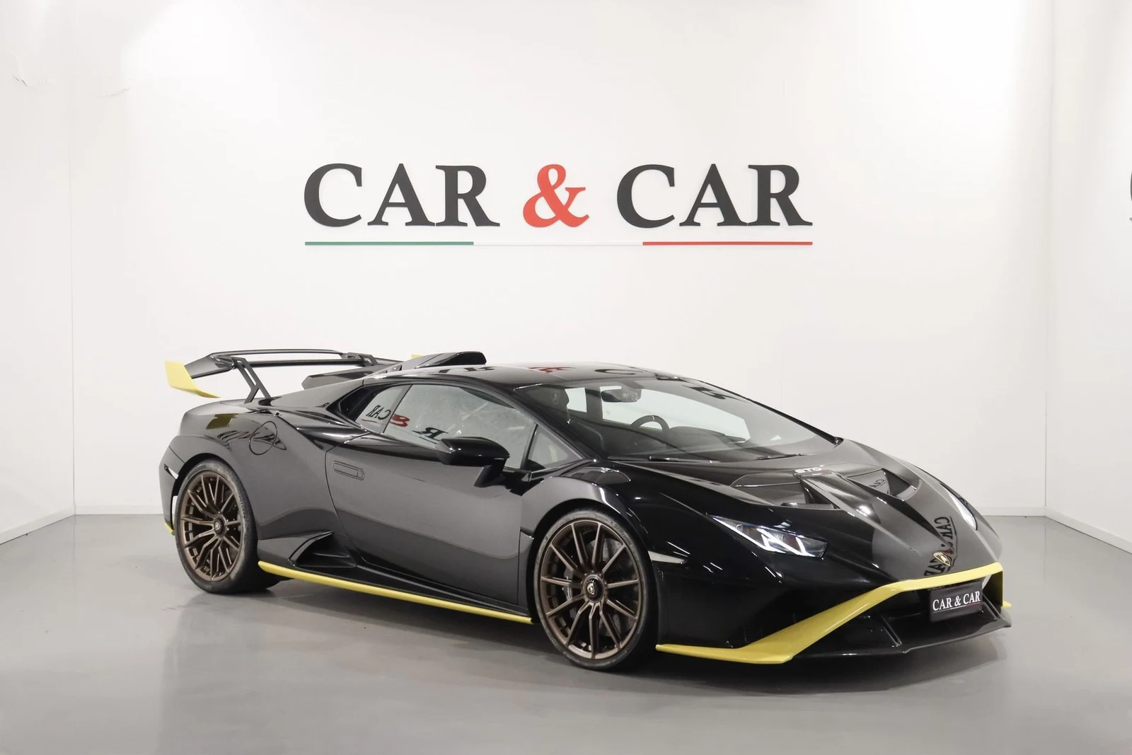 Seller photograph: Lamborghini Huracán STO
