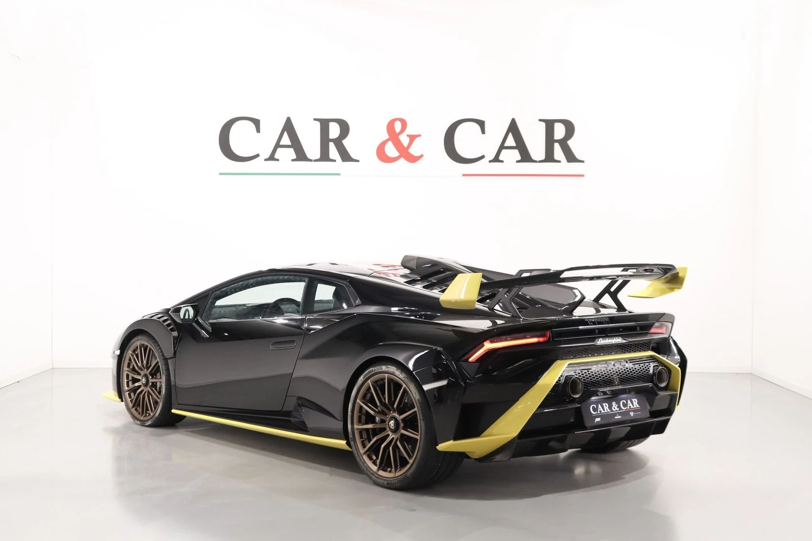 Lamborghini Huracán STO, 2/10