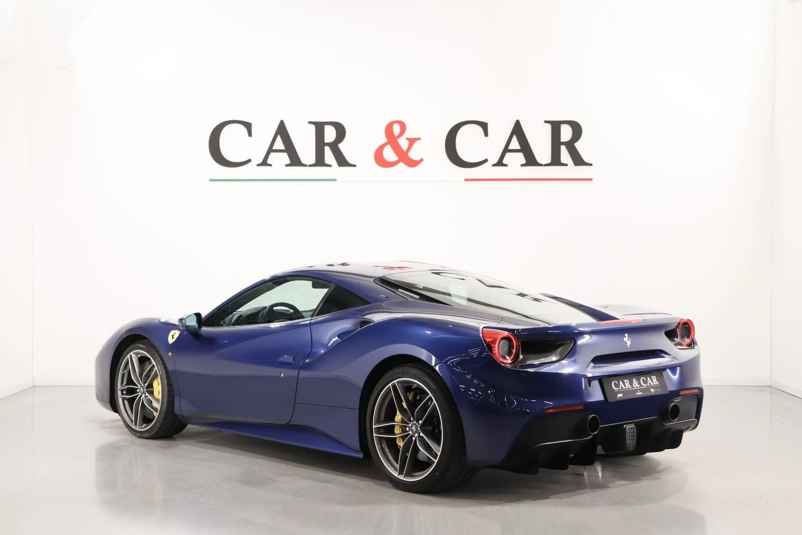 Ferrari 488 GTB, 2/10