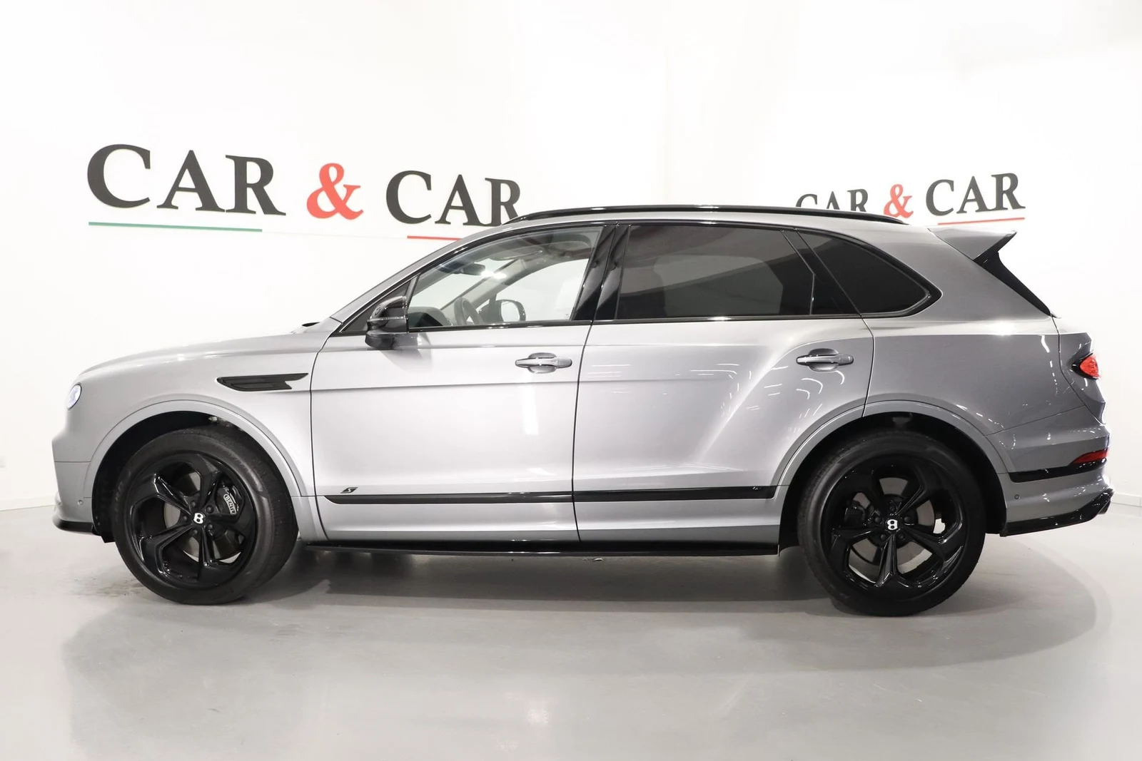 Bentley Bentayga S, 6/10