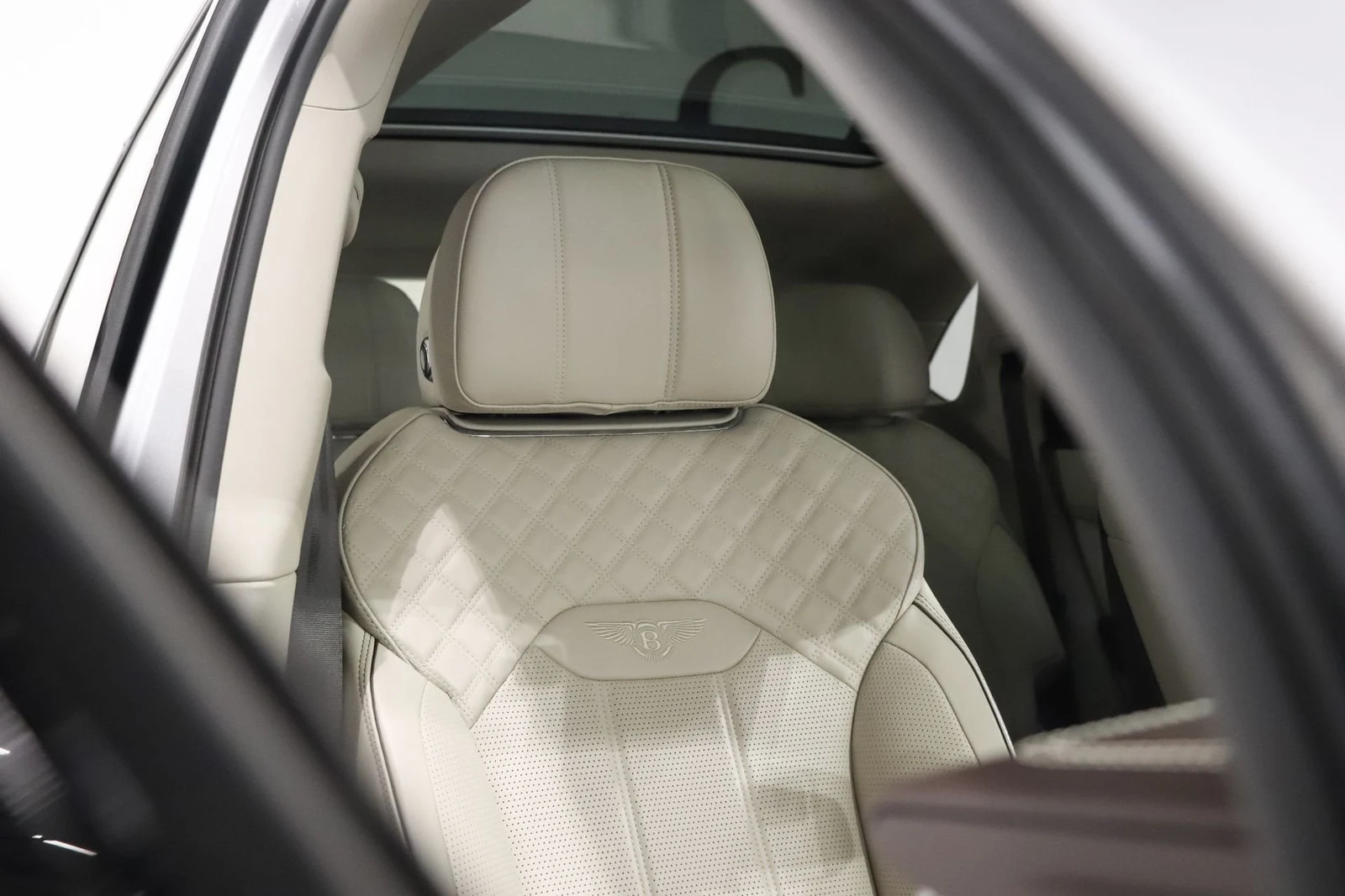 Bentley Bentayga S, 8/10