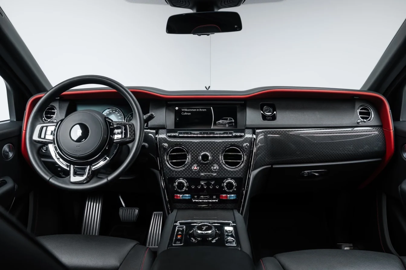 2020 Rolls-Royce Cullinan Black Badge, 8/18