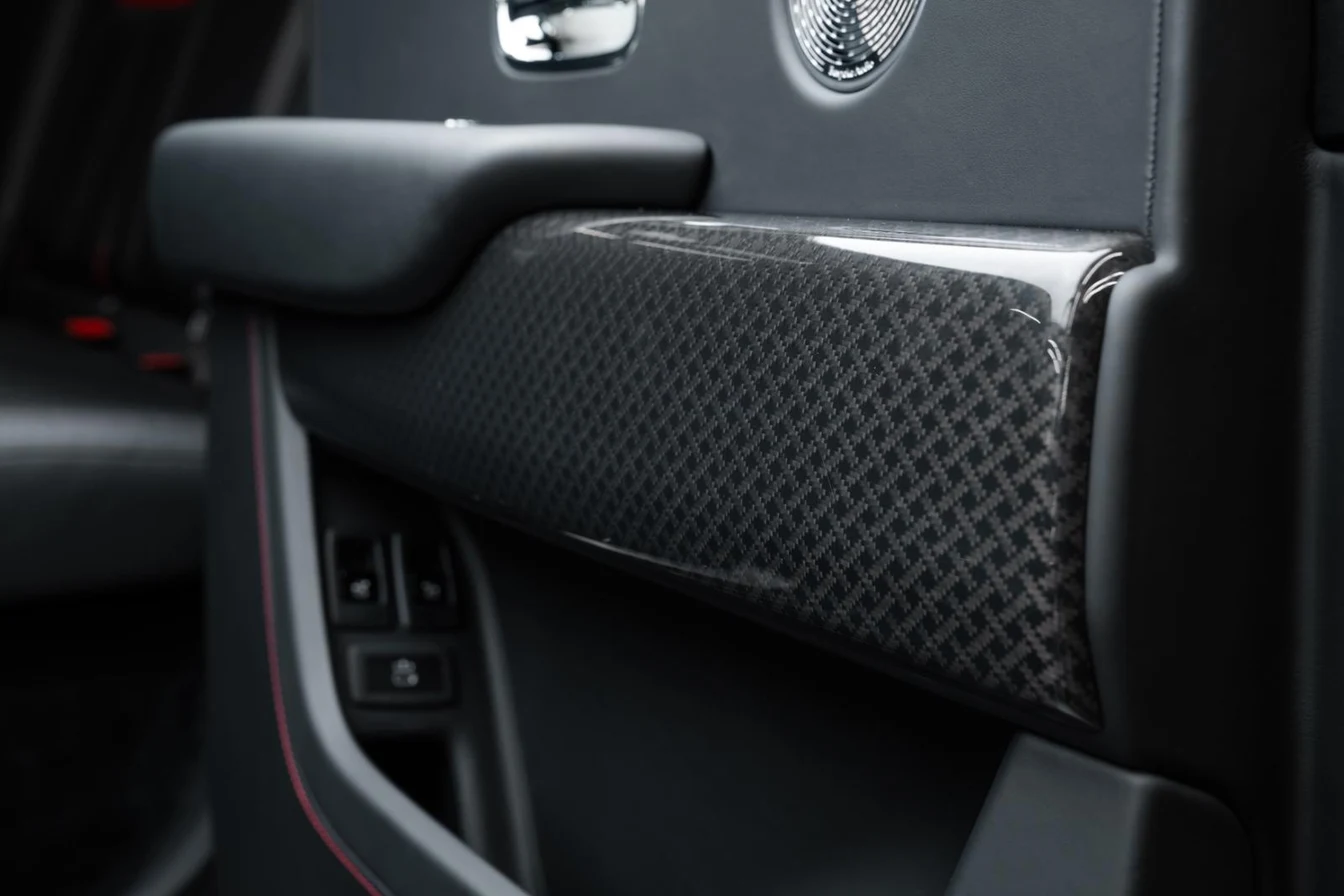 2020 Rolls-Royce Cullinan Black Badge, 14/18