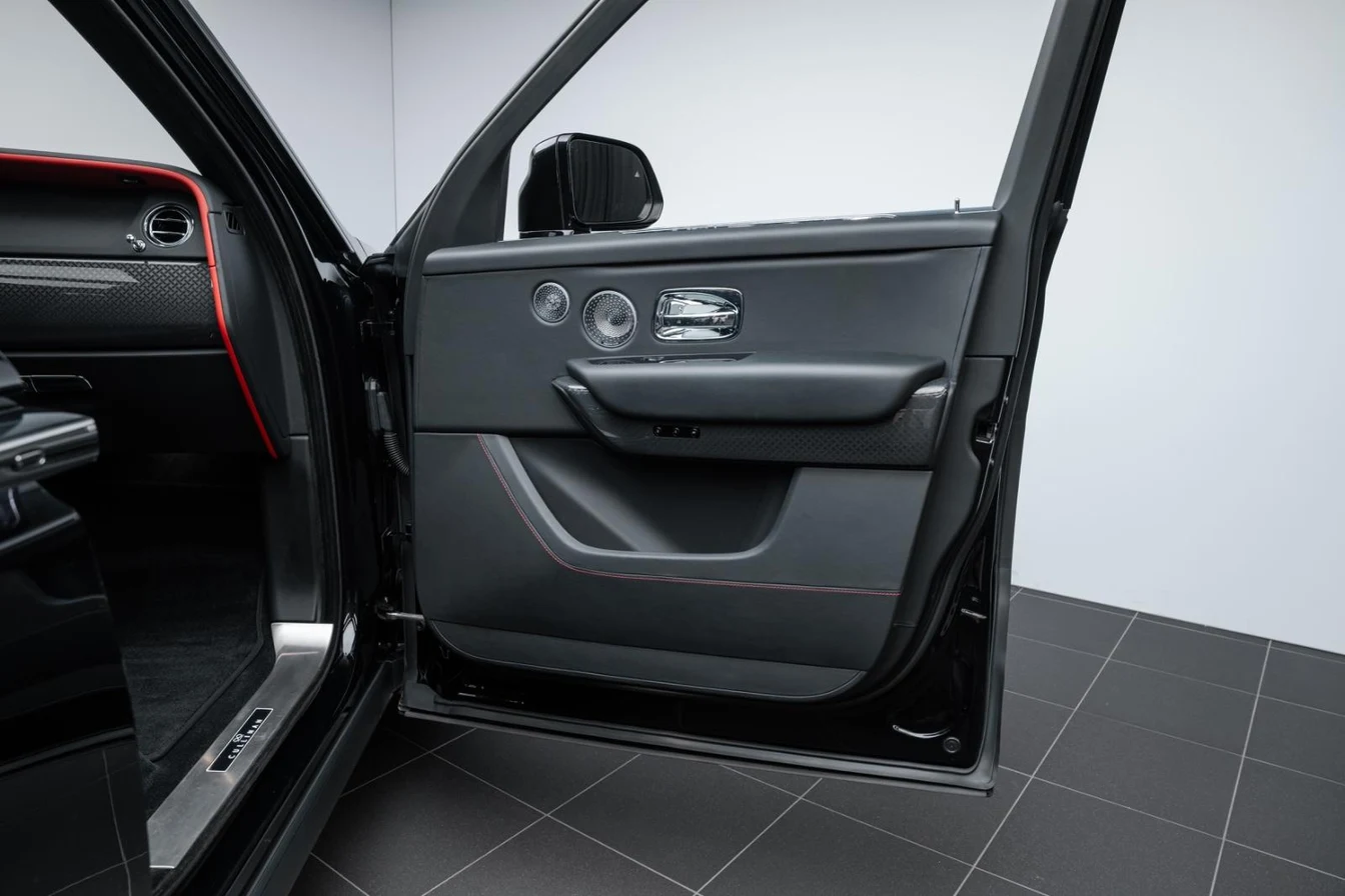 2020 Rolls-Royce Cullinan Black Badge, 15/18