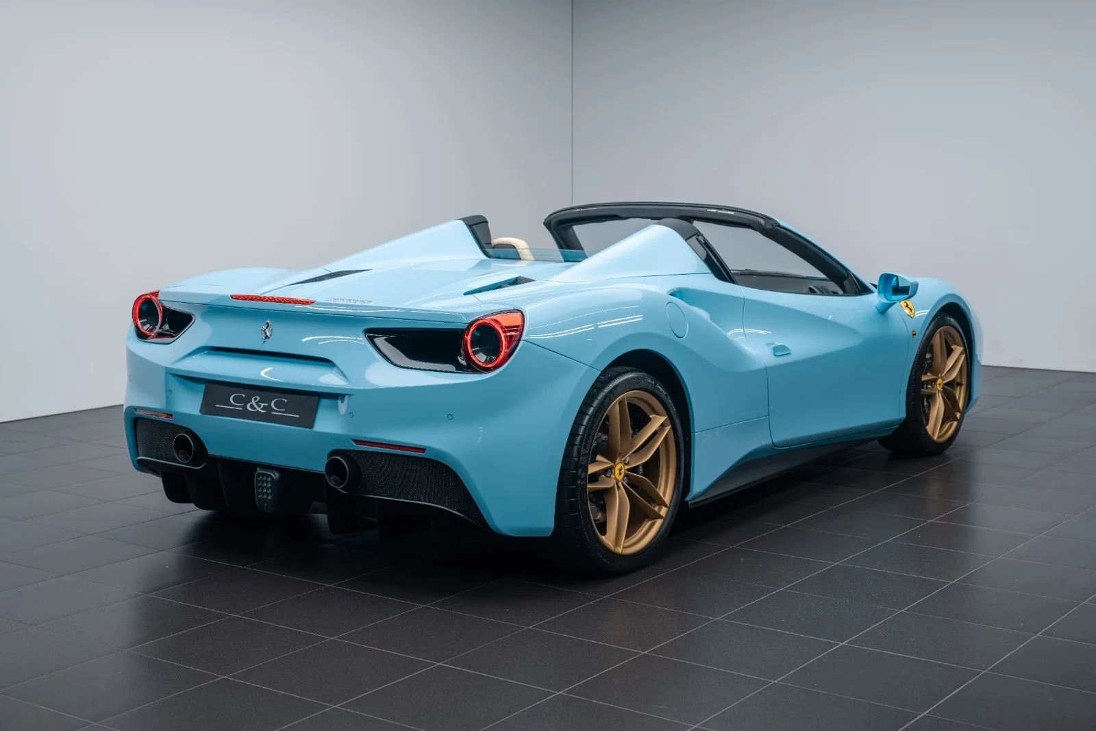 2018 Ferrari 488 Spider, 2/27