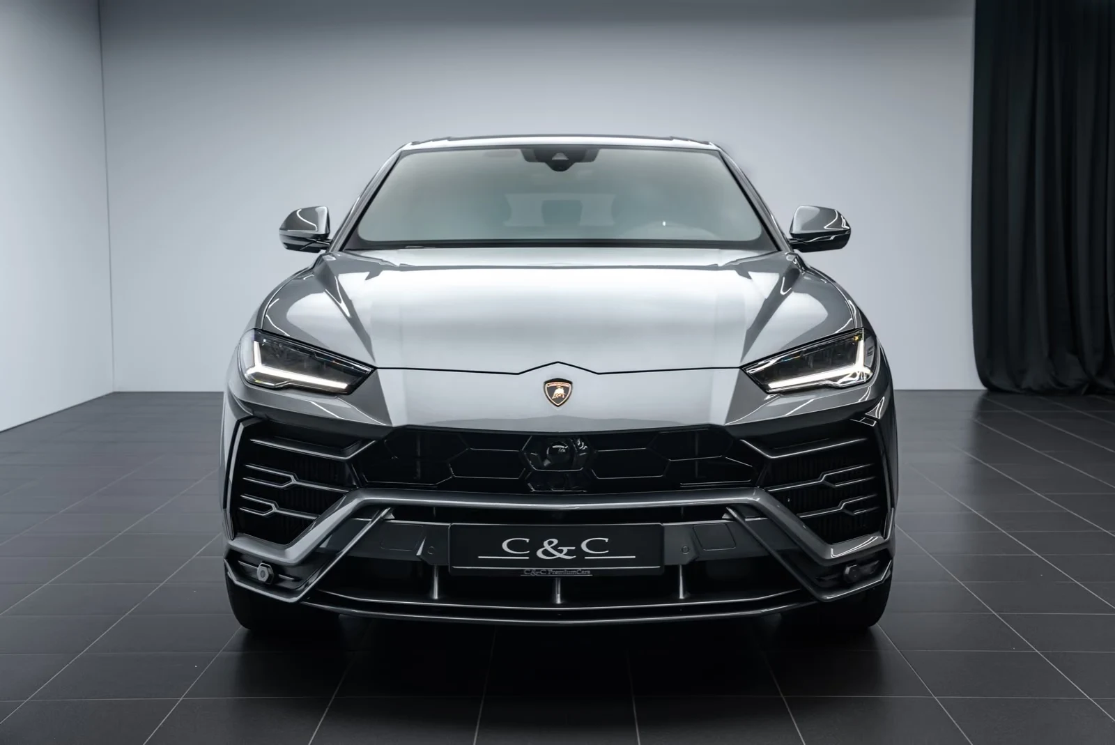 2019 Lamborghini Urus, 2/26