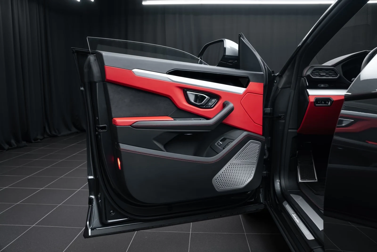 2019 Lamborghini Urus, 16/26