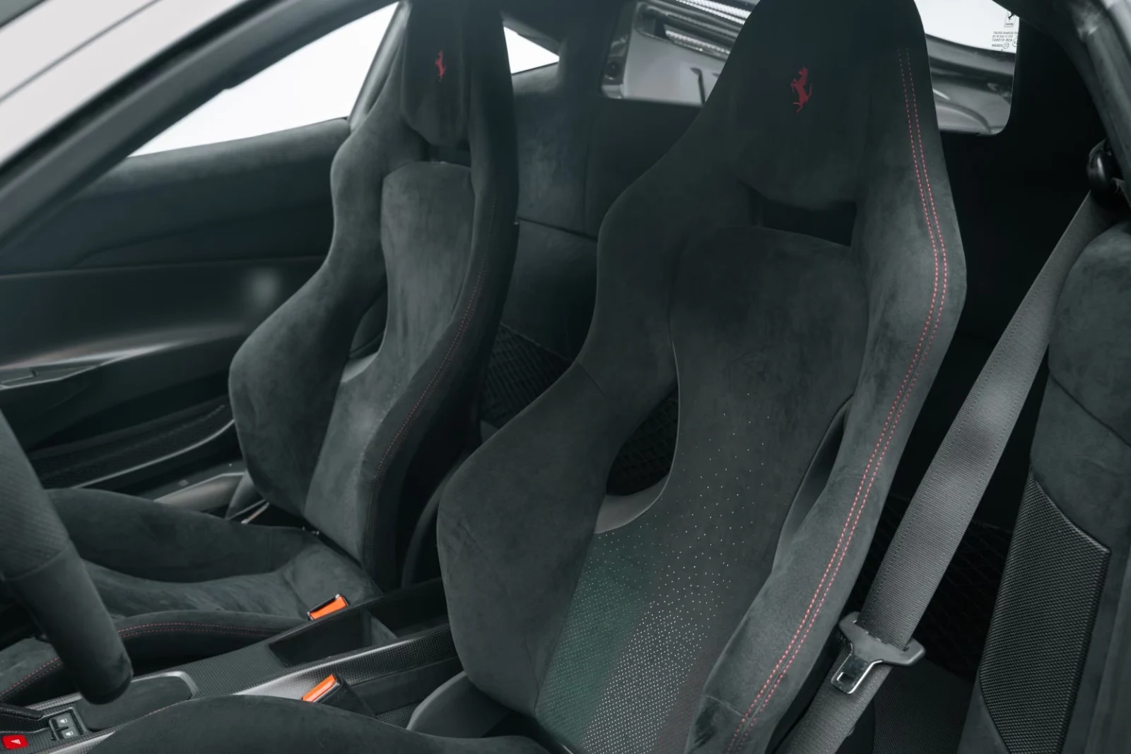 2021 Ferrari 488 Pista Piloti, 13/28