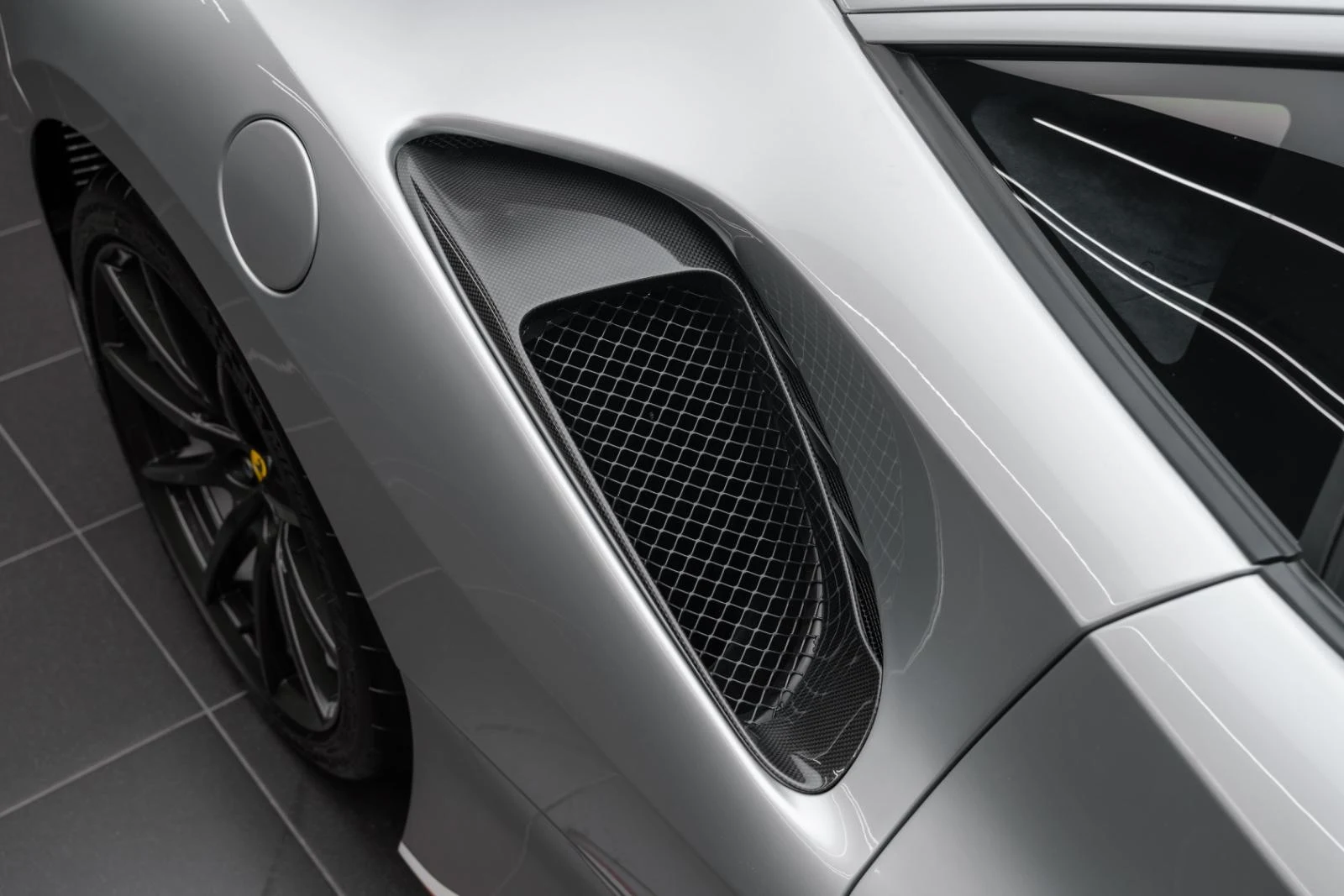 2021 Ferrari 488 Pista Piloti, 26/28