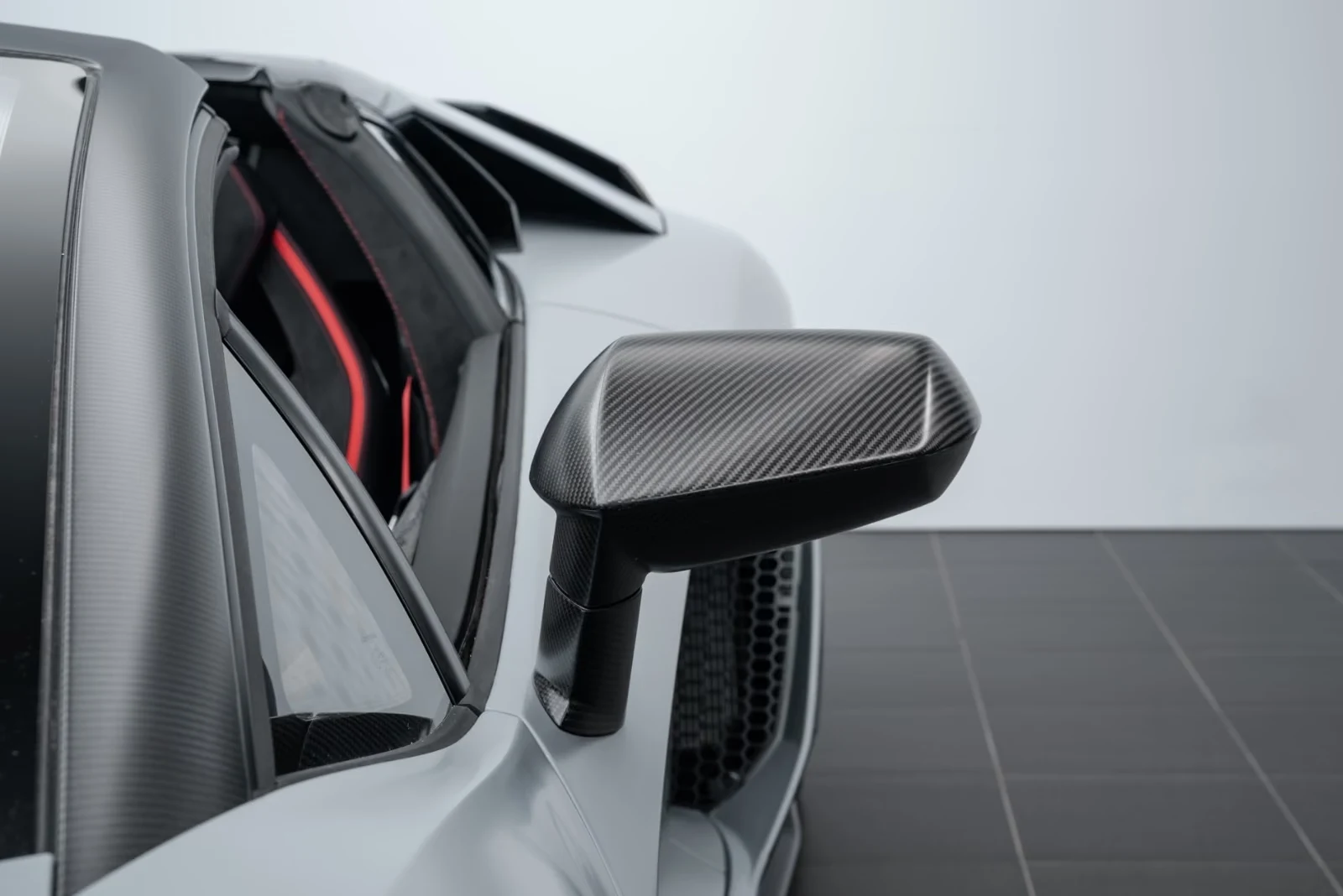2022 Lamborghini Aventador Ultimae Roadster, 12/27