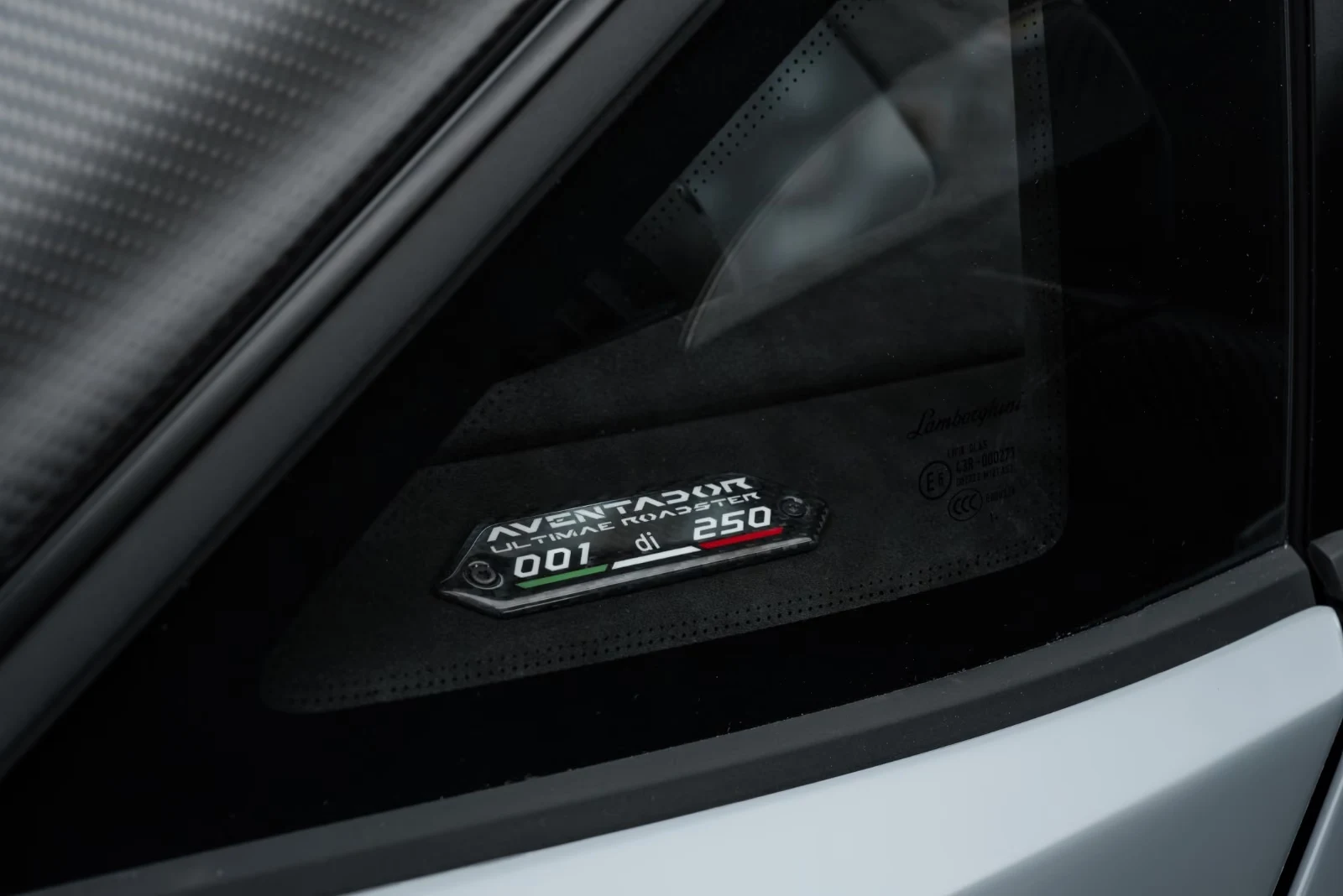 2022 Lamborghini Aventador Ultimae Roadster, 15/27
