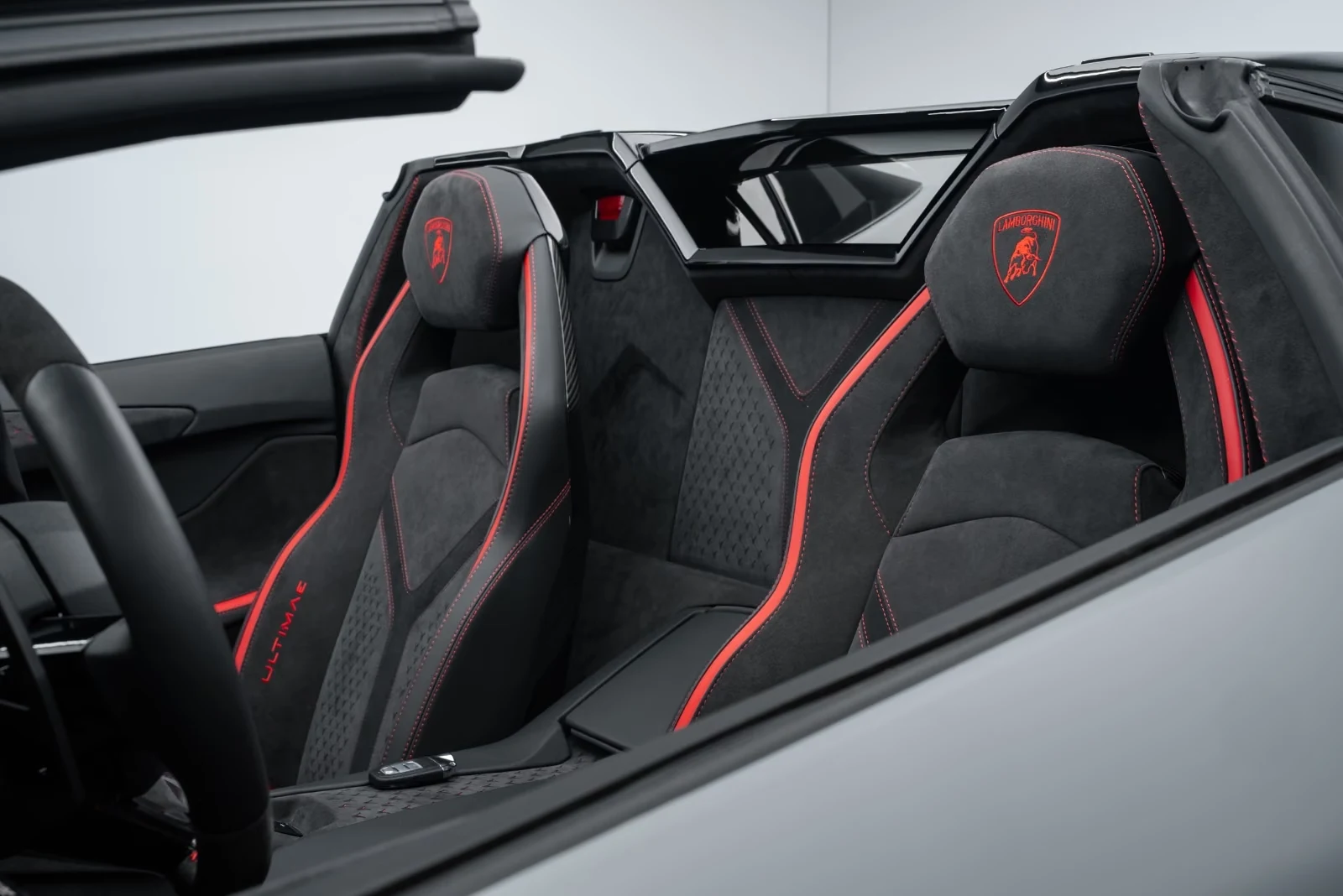 2022 Lamborghini Aventador Ultimae Roadster, 18/27