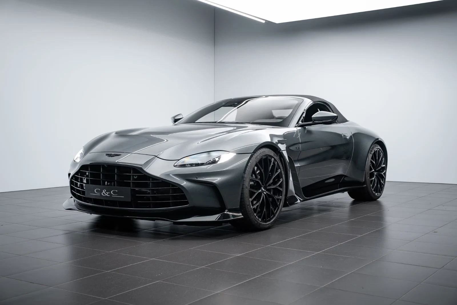 Aston Martin V12 Vantage Roadster | C&C Premium Cars