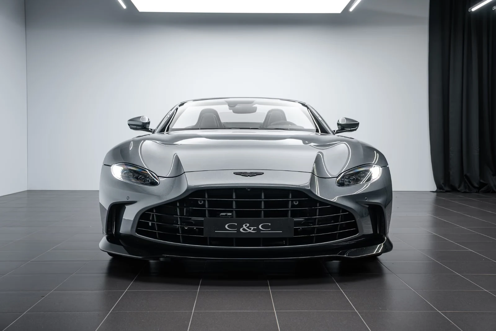 2023 Aston Martin V12 Vantage Roadster, 4/23