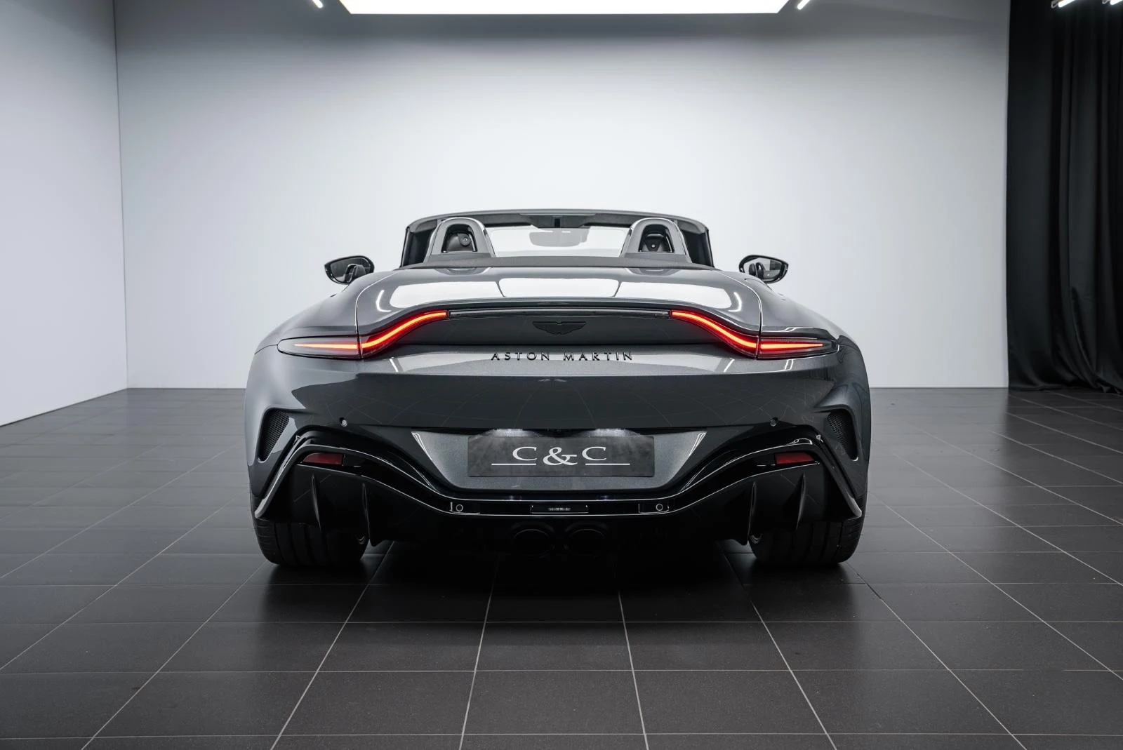 2023 Aston Martin V12 Vantage Roadster, 5/23