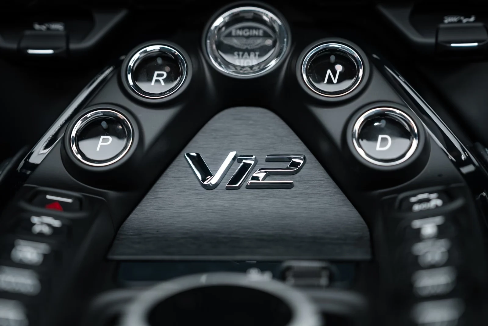 2023 Aston Martin V12 Vantage Roadster, 15/23
