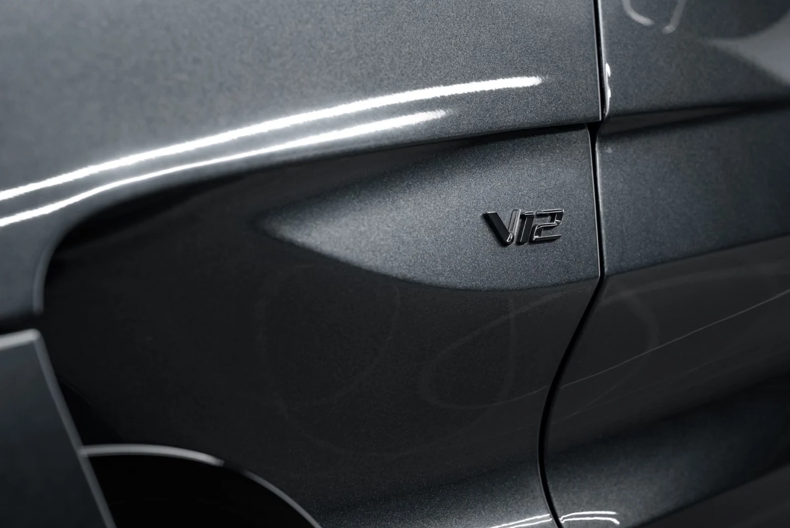 2023 Aston Martin V12 Vantage Roadster, 23/23