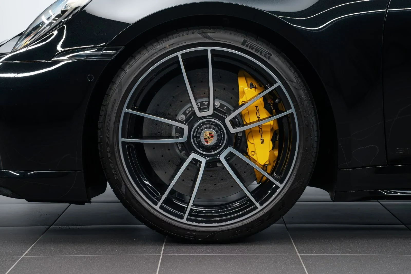 2023 Porsche 911 (992) Turbo S, 8/25