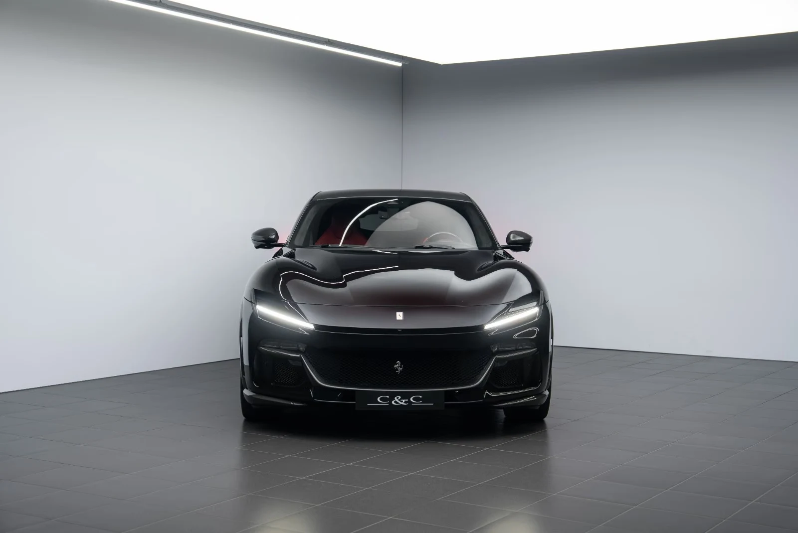 2025 Ferrari Purosangue, 3/33