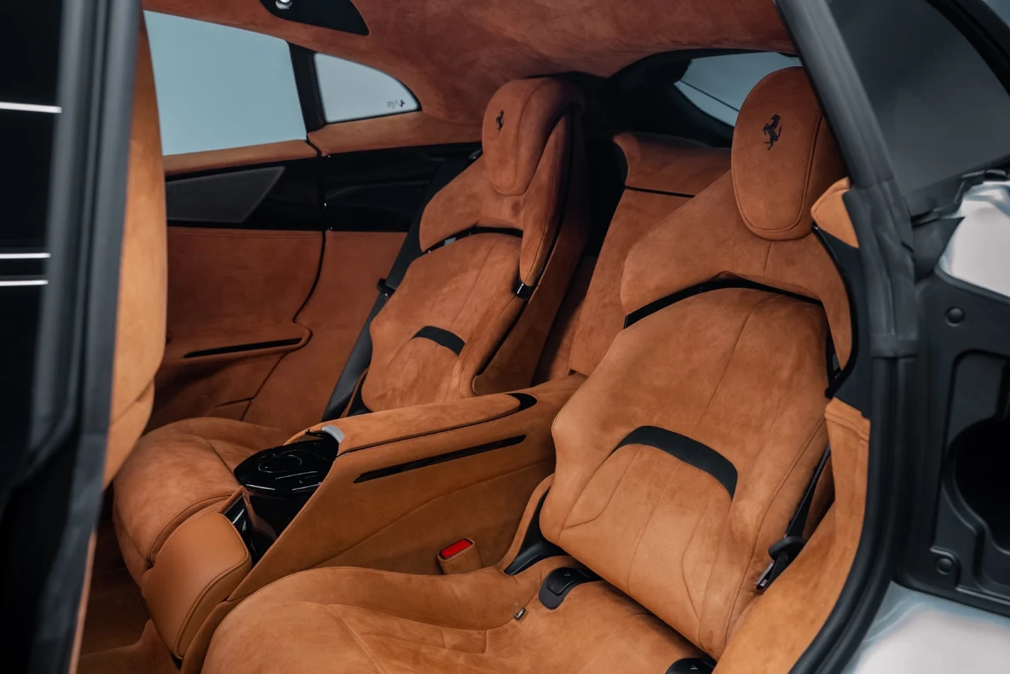 2025 Ferrari Purosangue, 8/27