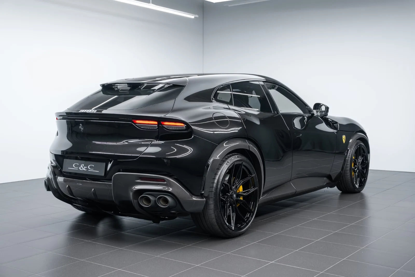 2025 Ferrari Purosangue, 2/30