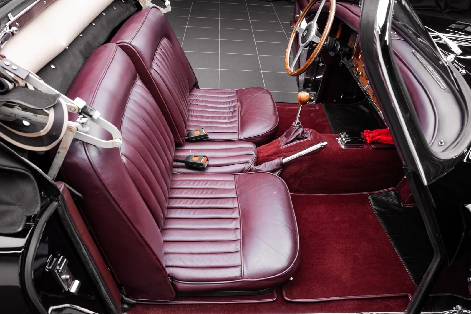1959 Jaguar XK150 S 3.4 Roadster, 9/23