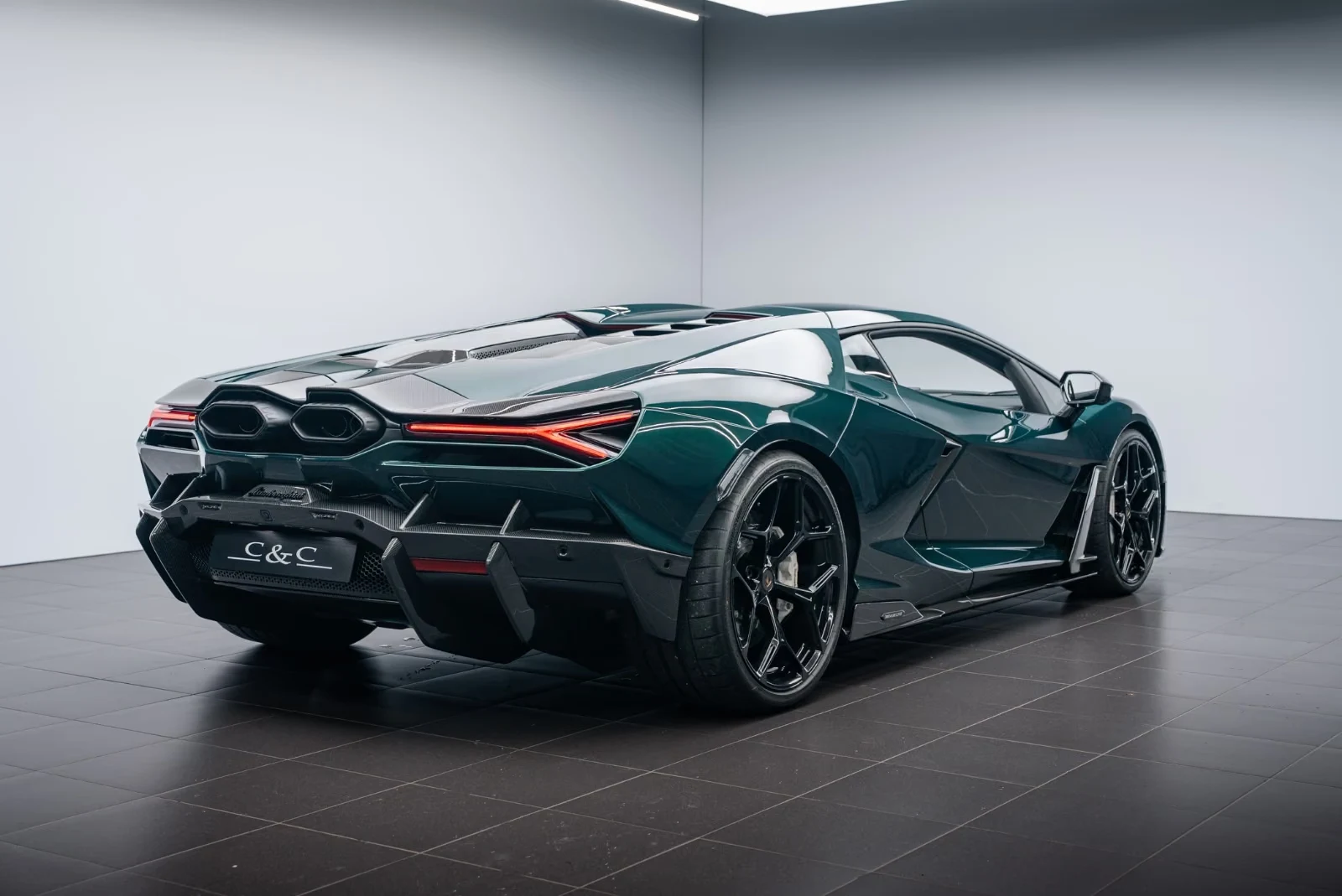 2026 Lamborghini Revuelto, 3/32