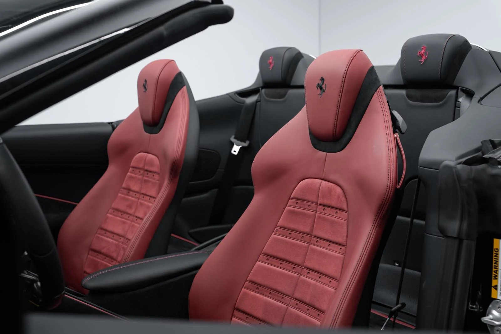 Ferrari Roma Spider, 25/27