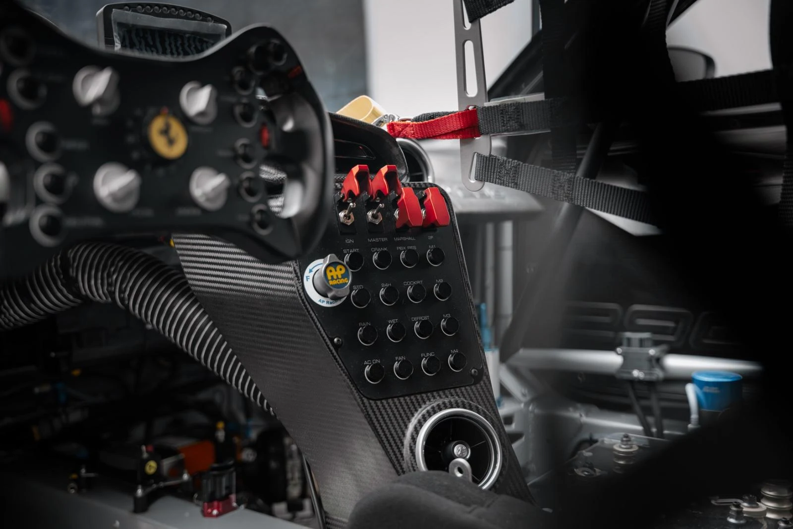 Ferrari 296 GT3, 25/29