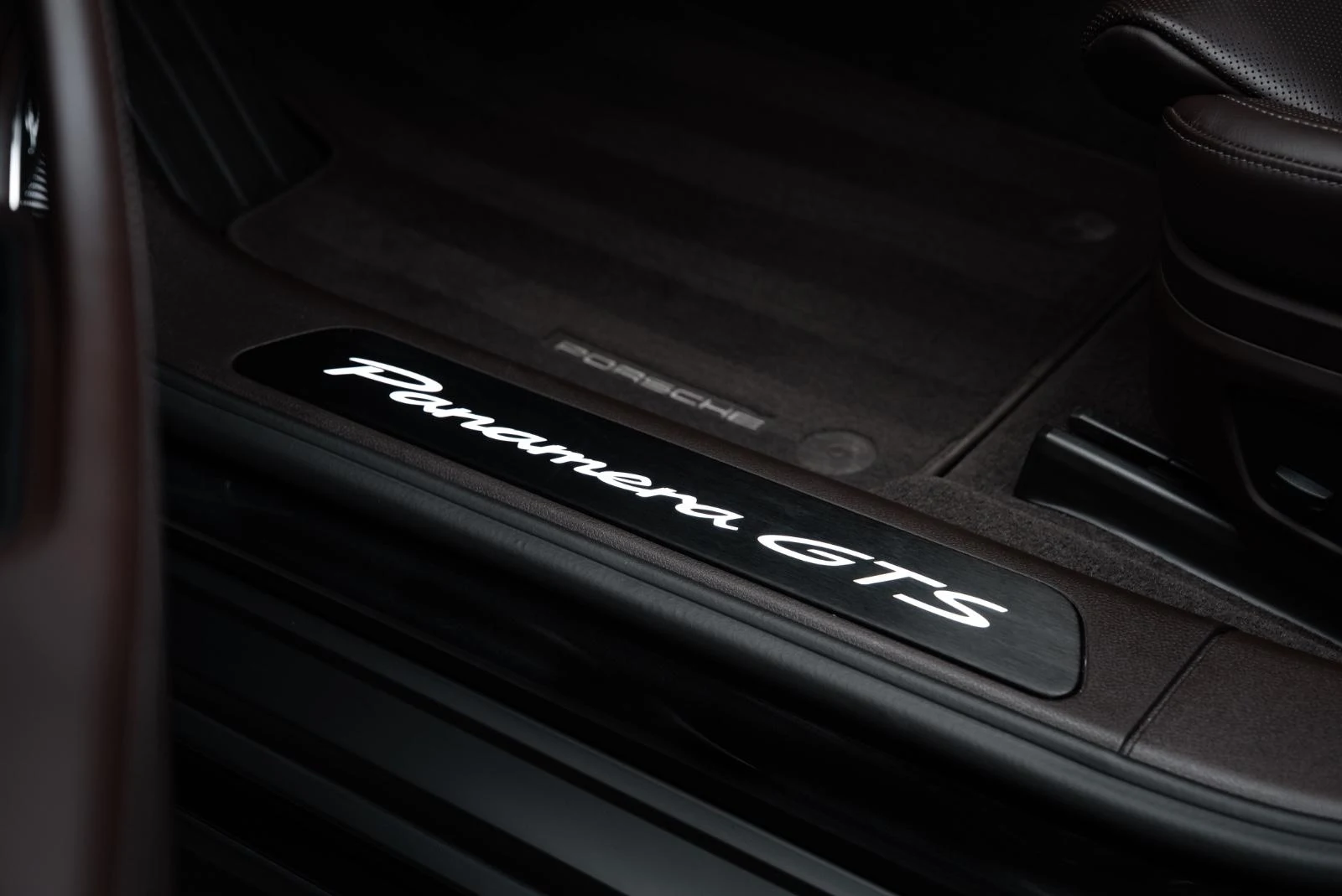 Porsche Panamera GTS, 20/23