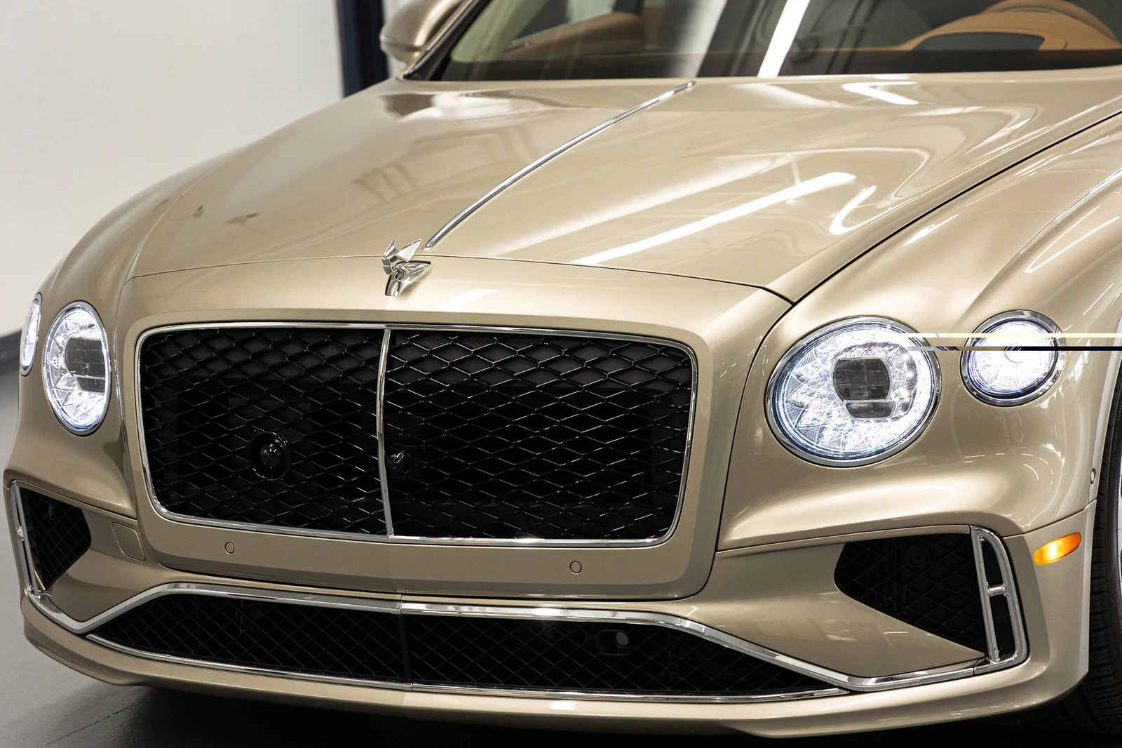 2026 Bentley Flying Spur V8 (4th Generation), 7/20