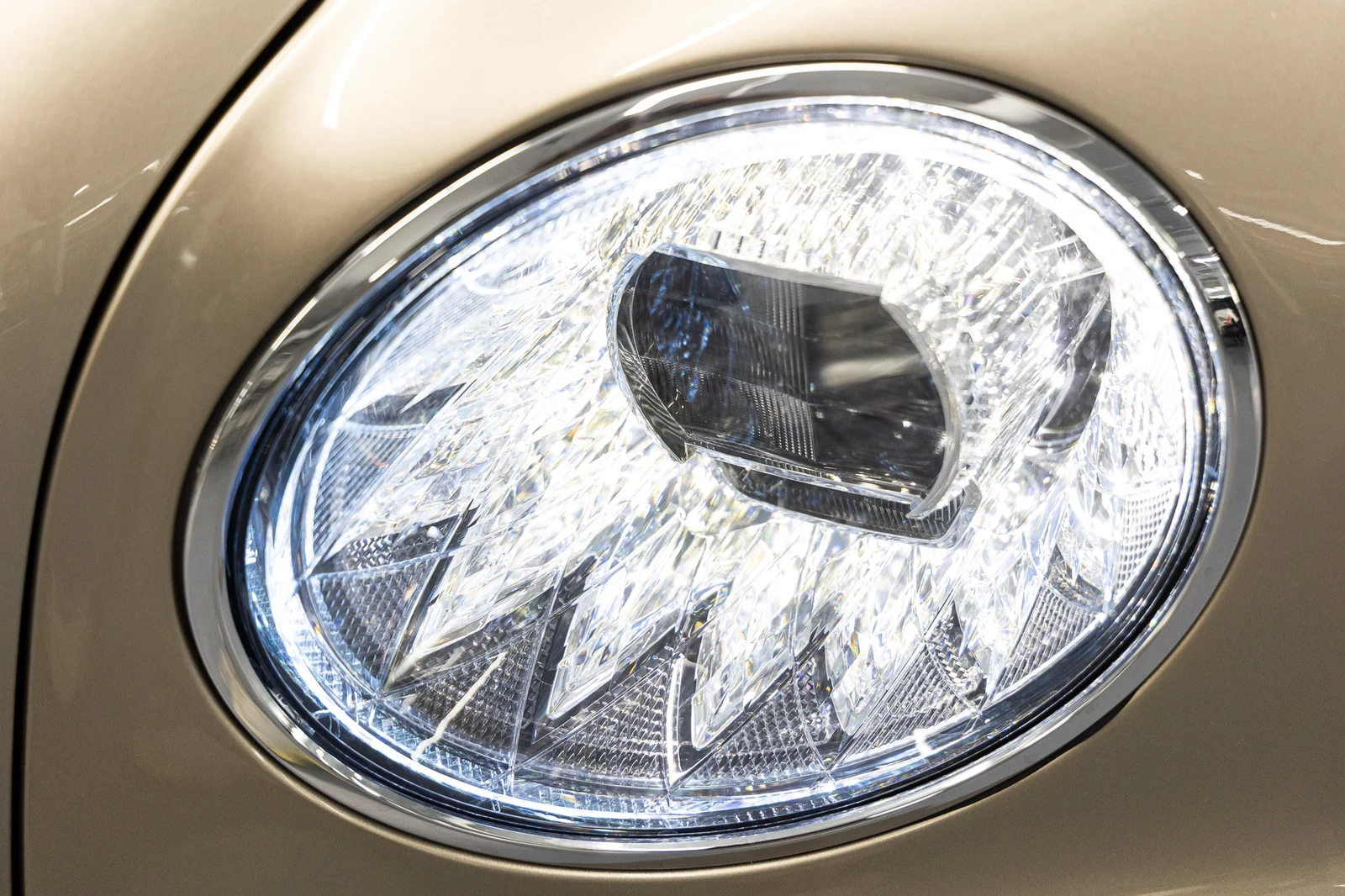 2026 Bentley Flying Spur V8 (4th Generation), 13/20