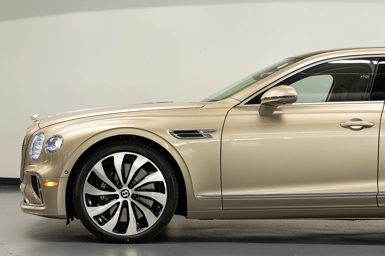 2026 Bentley Flying Spur V8 (4th Generation), 15/20