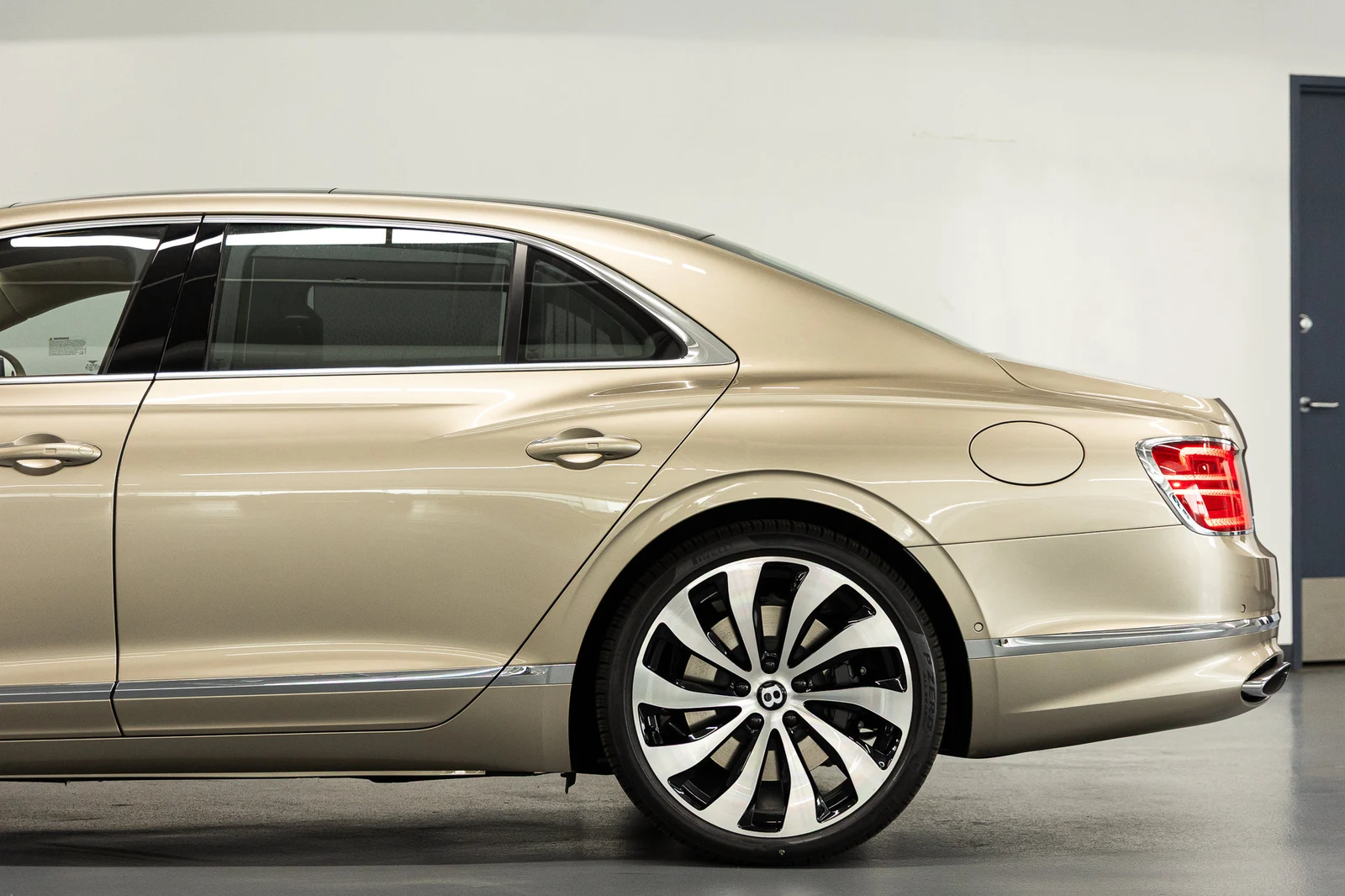 2026 Bentley Flying Spur V8 (4th Generation), 16/20