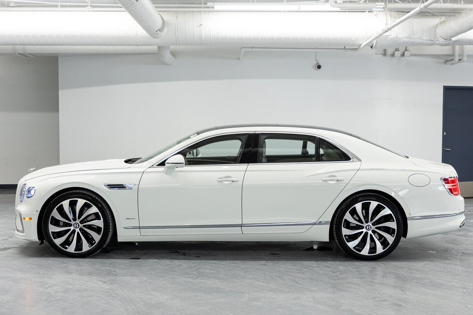 2026 Bentley Flying Spur Azure (4th Generation), 2/20