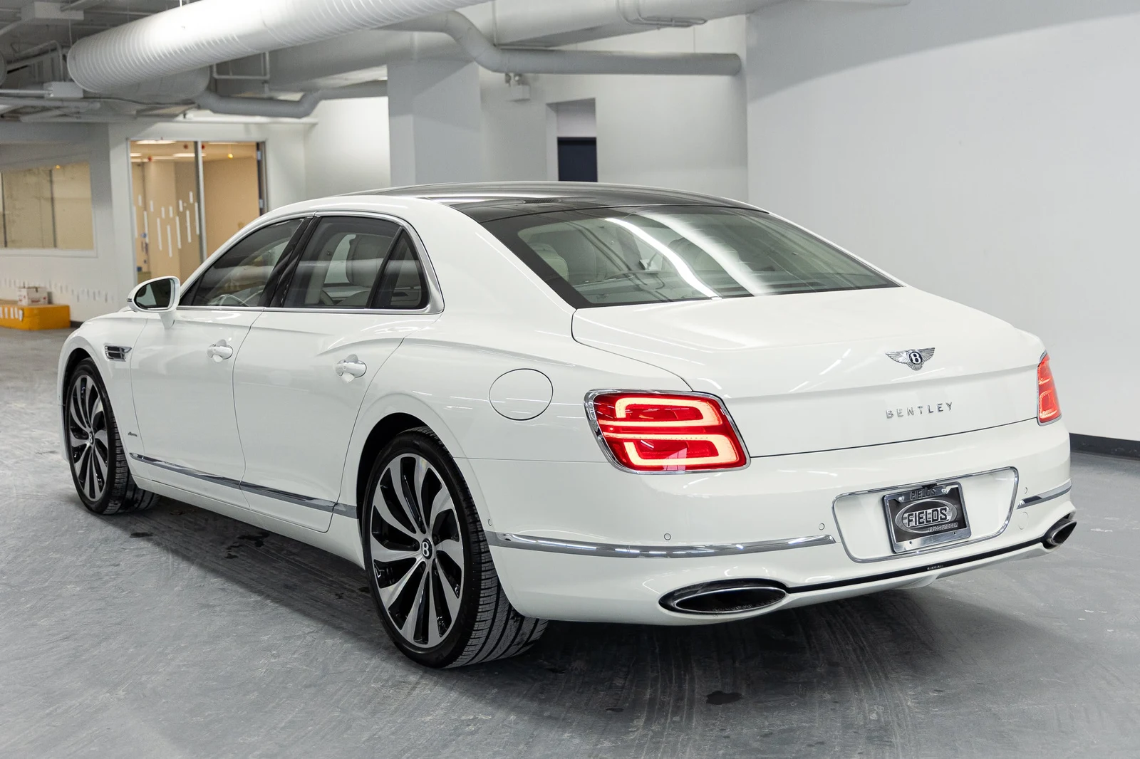 2026 Bentley Flying Spur Azure (4th Generation), 3/20